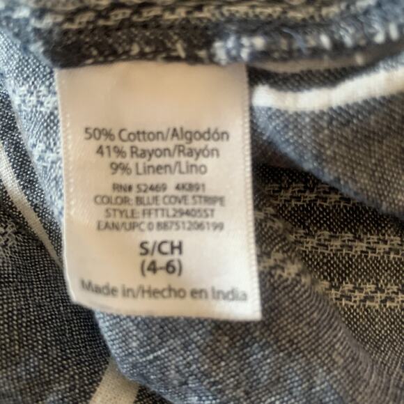 TIME AND TRU WOMEN'S GRAY/WHITE STRIPED SHORT SLEEVE TIE FRONT SHIRT SMALL (4-6) - Picture 4 of 4